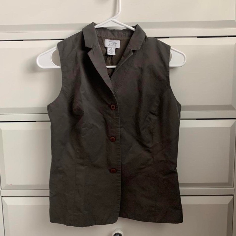 ann taylor button up